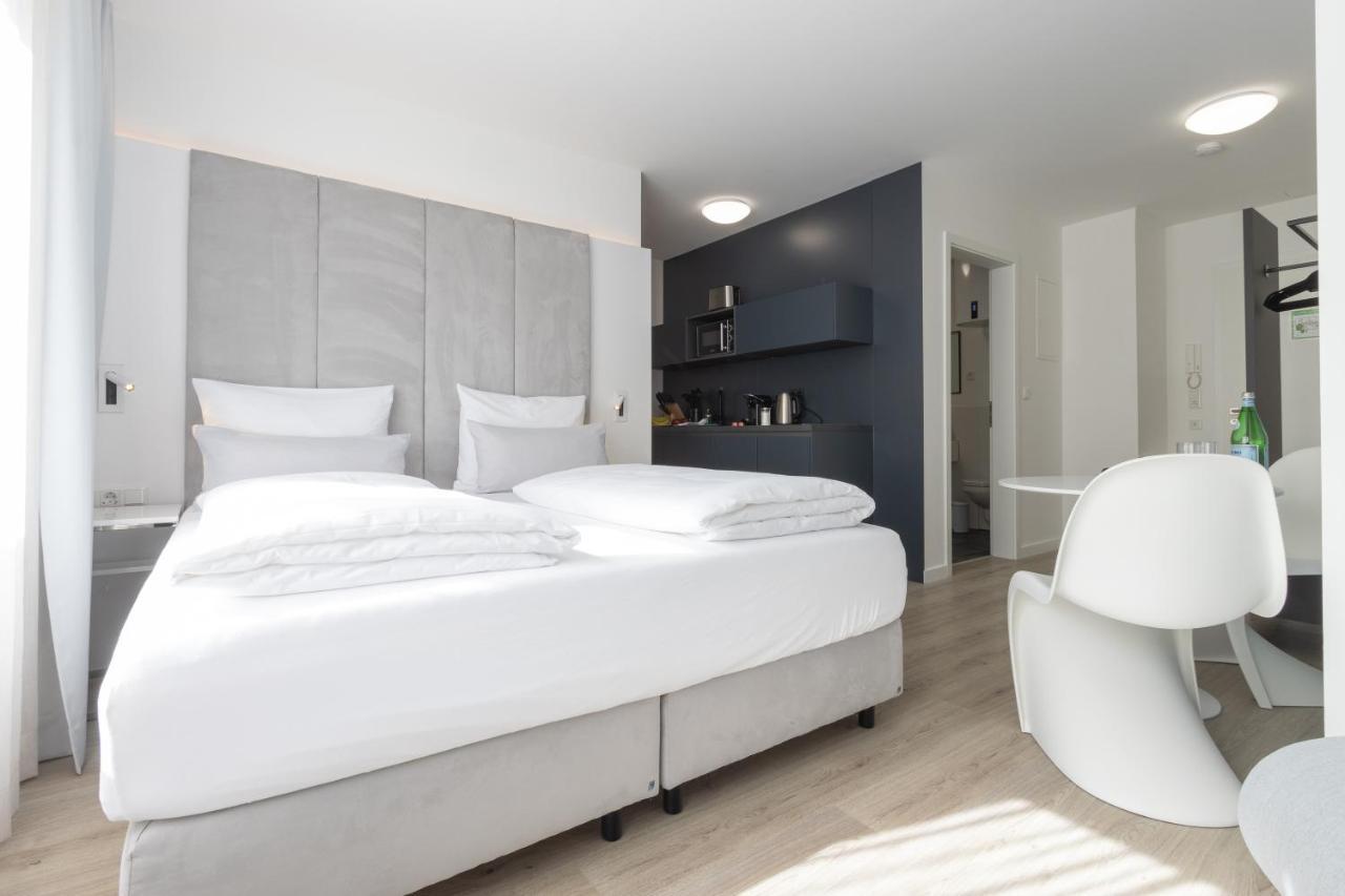 Zzzpace Smart-Hotel Bielefeld Zentrum Bagian luar foto