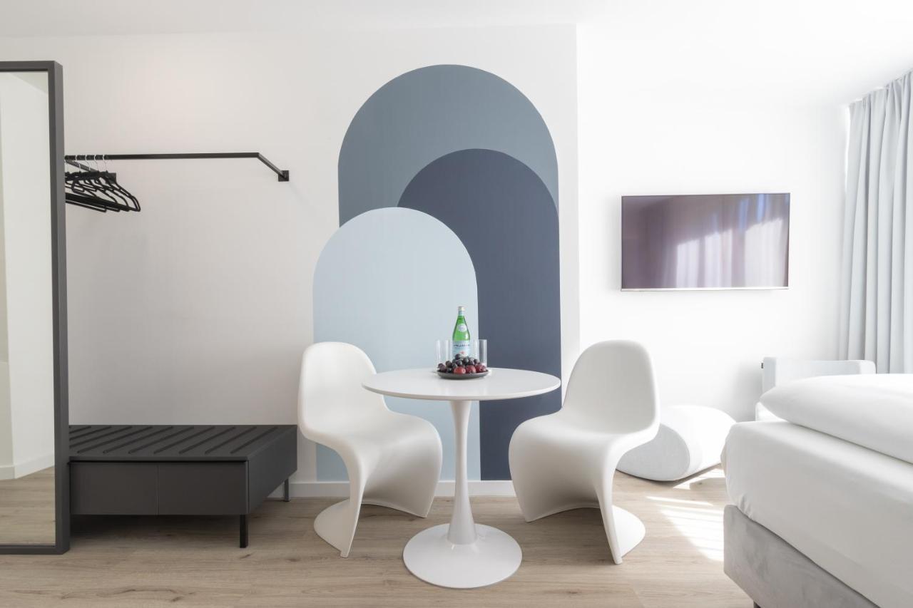 Zzzpace Smart-Hotel Bielefeld Zentrum Bagian luar foto