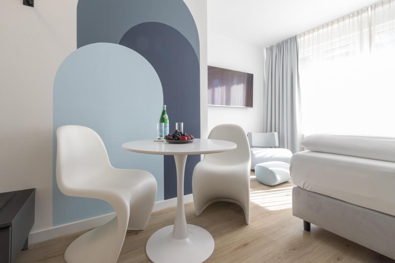 Zzzpace Smart-Hotel Bielefeld Zentrum Bagian luar foto