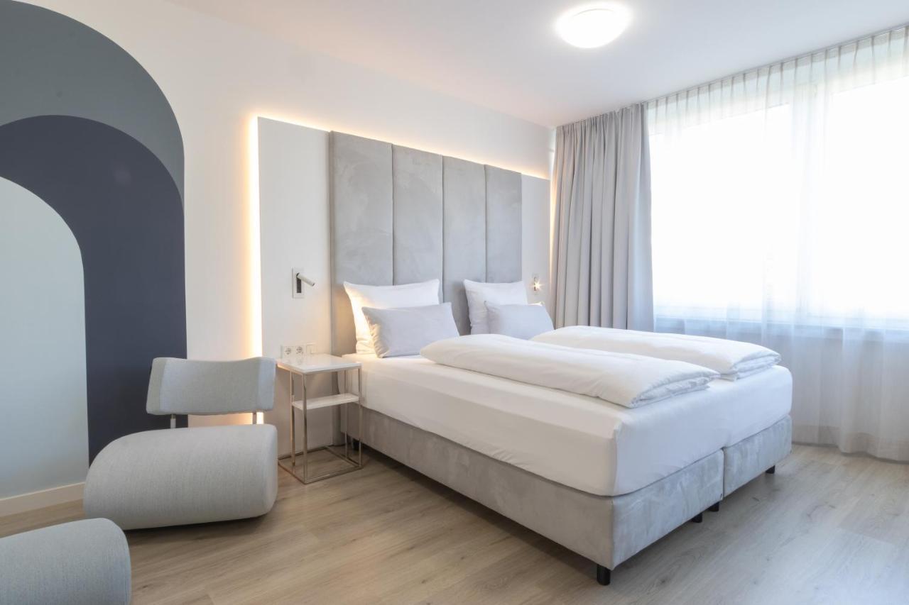 Zzzpace Smart-Hotel Bielefeld Zentrum Bagian luar foto