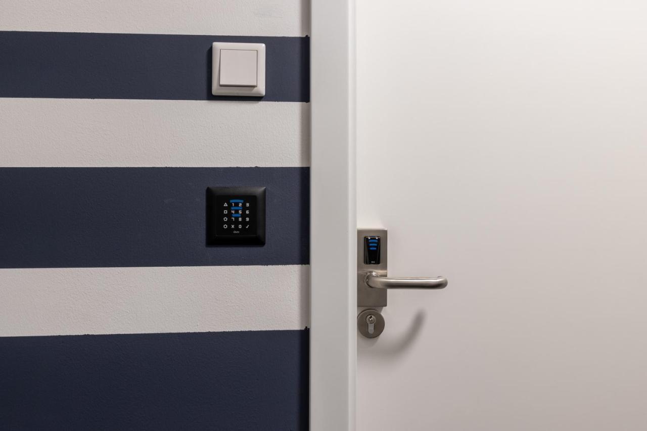 Zzzpace Smart-Hotel Bielefeld Zentrum Bagian luar foto