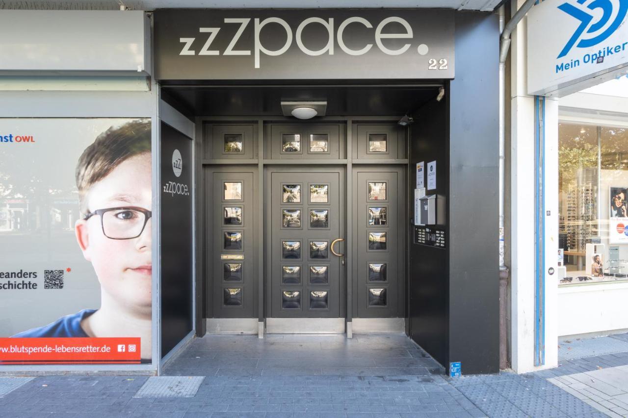 Zzzpace Smart-Hotel Bielefeld Zentrum Bagian luar foto