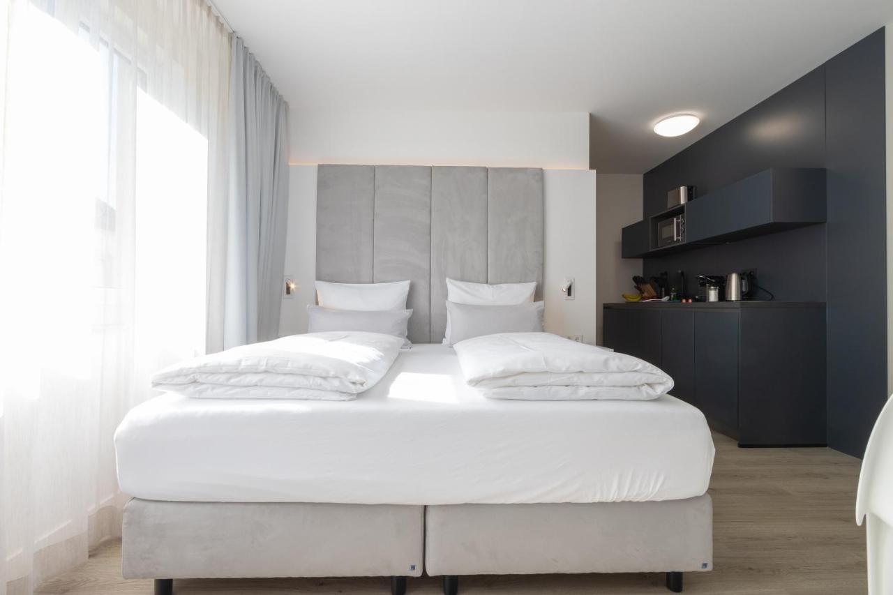 Zzzpace Smart-Hotel Bielefeld Zentrum Bagian luar foto