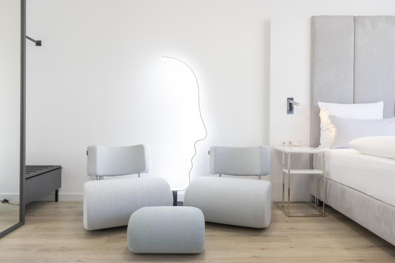 Zzzpace Smart-Hotel Bielefeld Zentrum Bagian luar foto